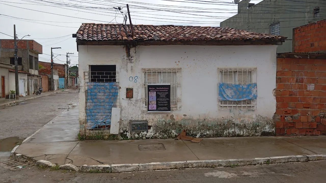 Vende se de esquina 6 metros de largura 10 de comprimento 