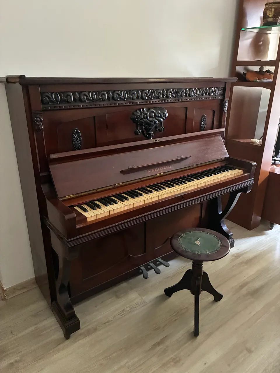 Piano Alemão A. Kallberger Berlin - Original | Excelente Estado | Com Banqueta