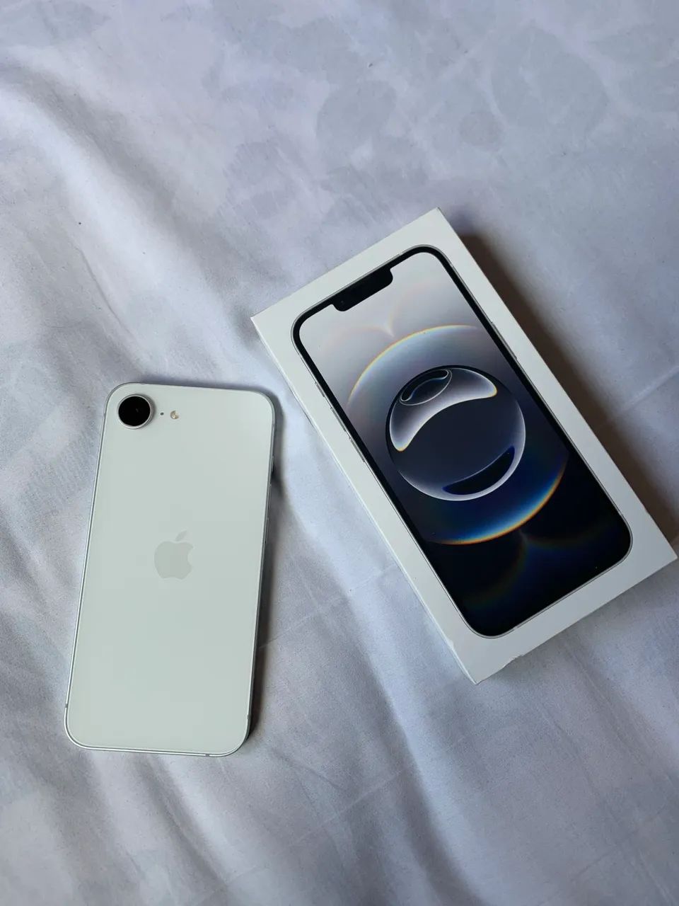 iPhone 16e