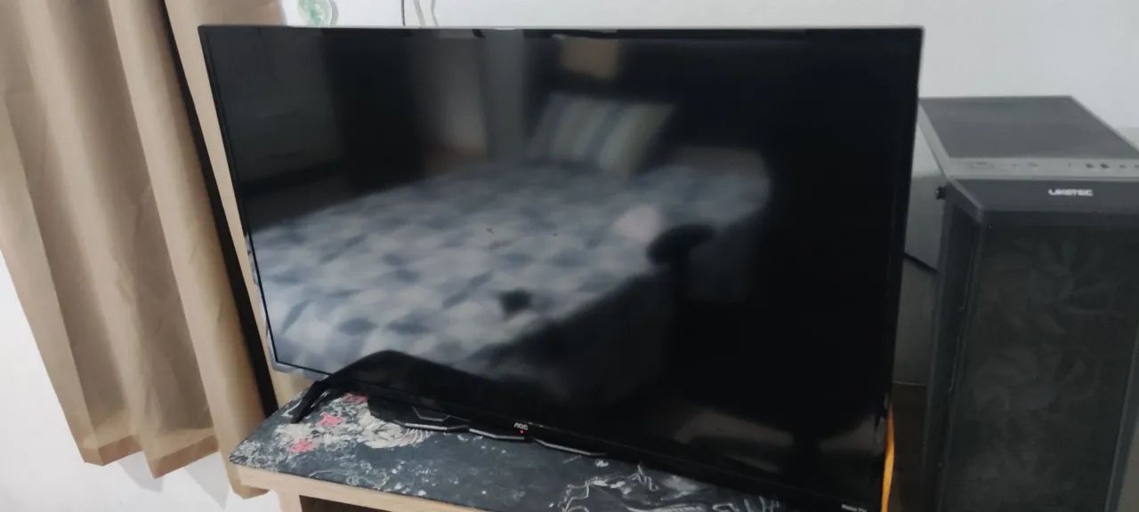 Tv smart aoc 43" Roku tv