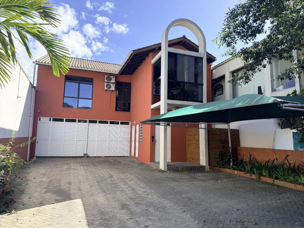 Prédio Comercial em João Paulo, Florianópolis |