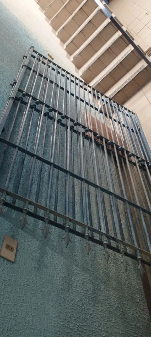 Portão de ferro maciço 
