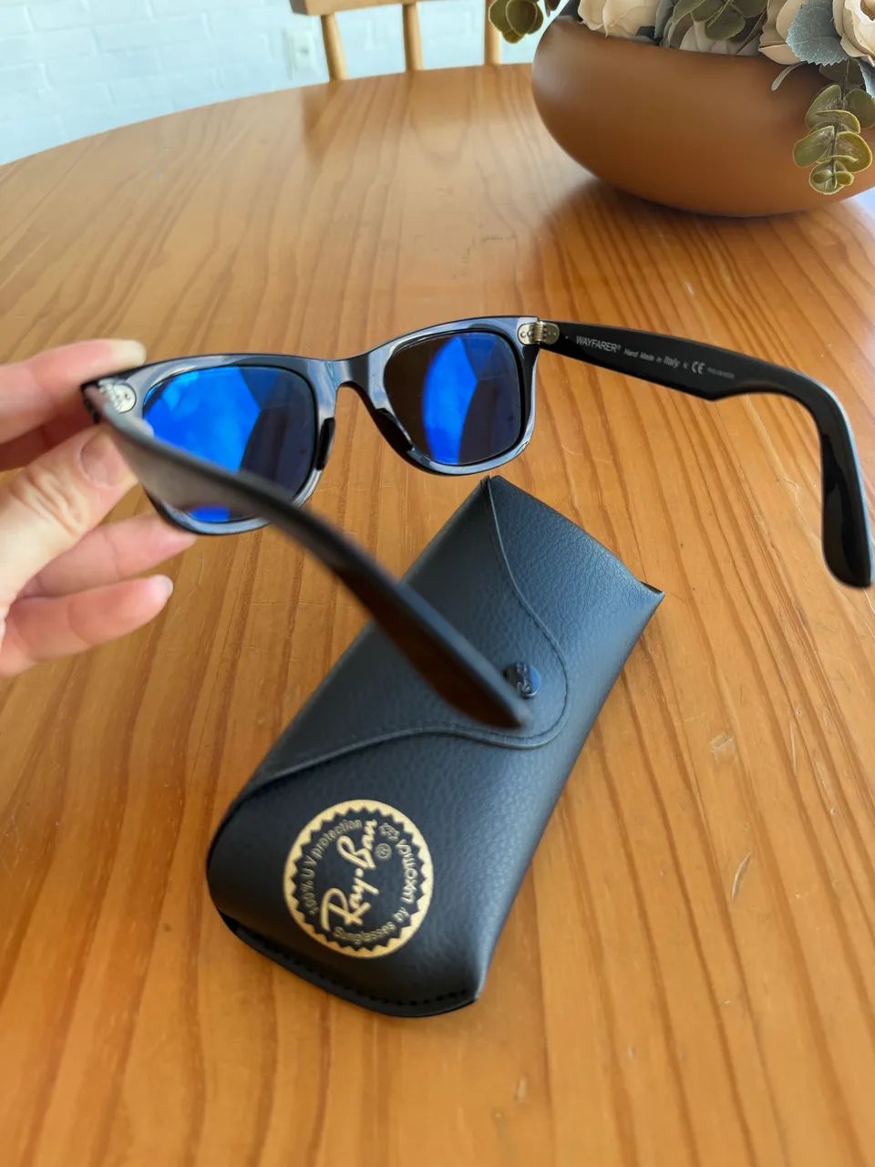 Óculos de sol Rayban modelo wayferer versão polarizada 