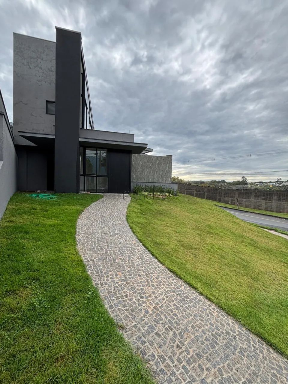 Sobrado à venda em Campinas, Swiss Park, com 4 quartos, com 330 m²