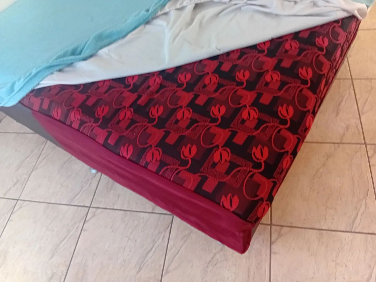 Cama Box de Molas.