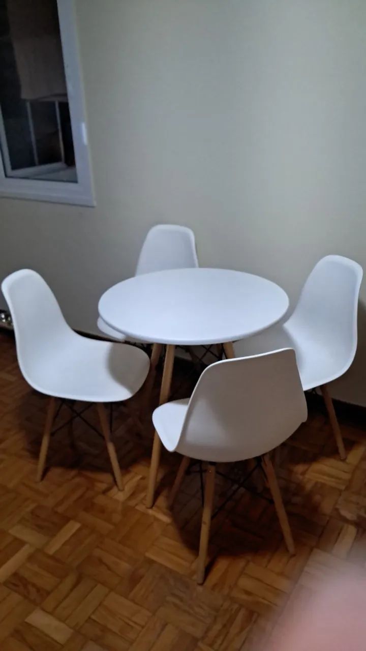 Mesa de Jantar com 4 Cadeiras - Foto 3