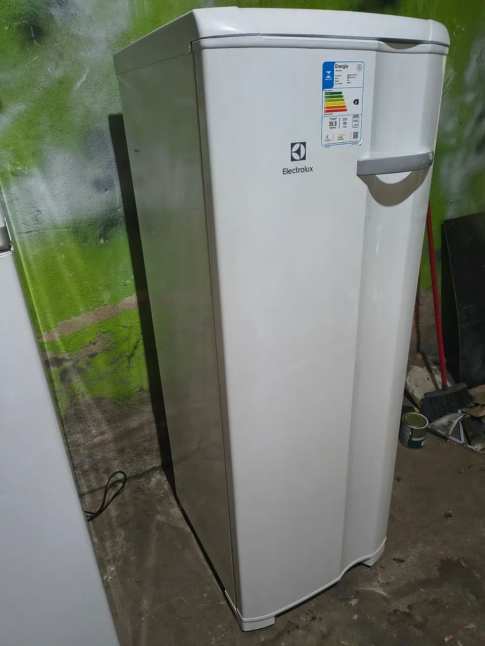 Vendo freezer Eletrolux funcionando perfeitamente dependendo do lugar entrego. - Foto 4