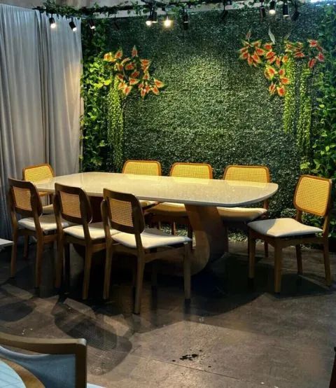Mesa Bruna com 8 Cadeiras Diana