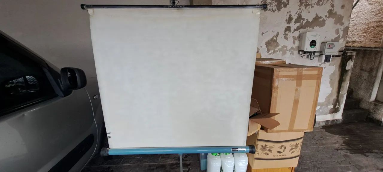 Tela para projetor com tripé antiga
