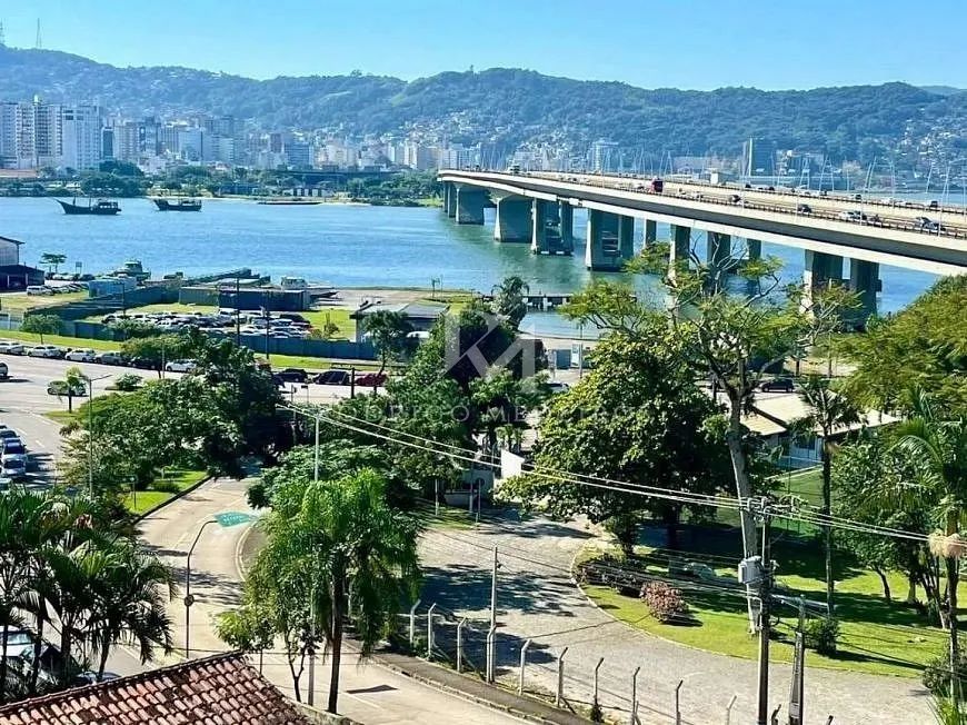Casa com 4 quartos e vista para o mar no Estreito, Florianópolis - Foto 3