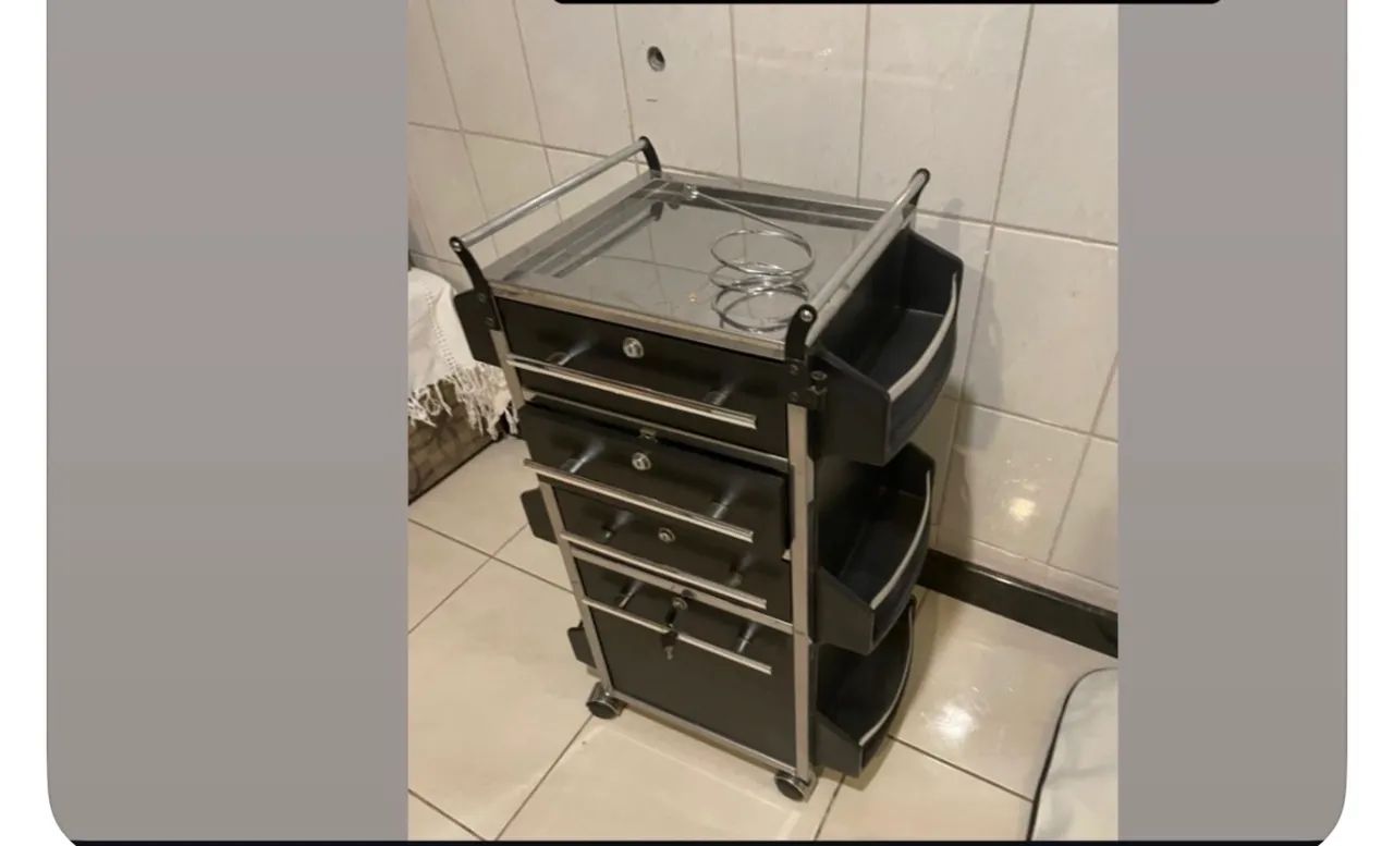 Lavatório, Cadeira e Carrinho de Salão de Beleza 