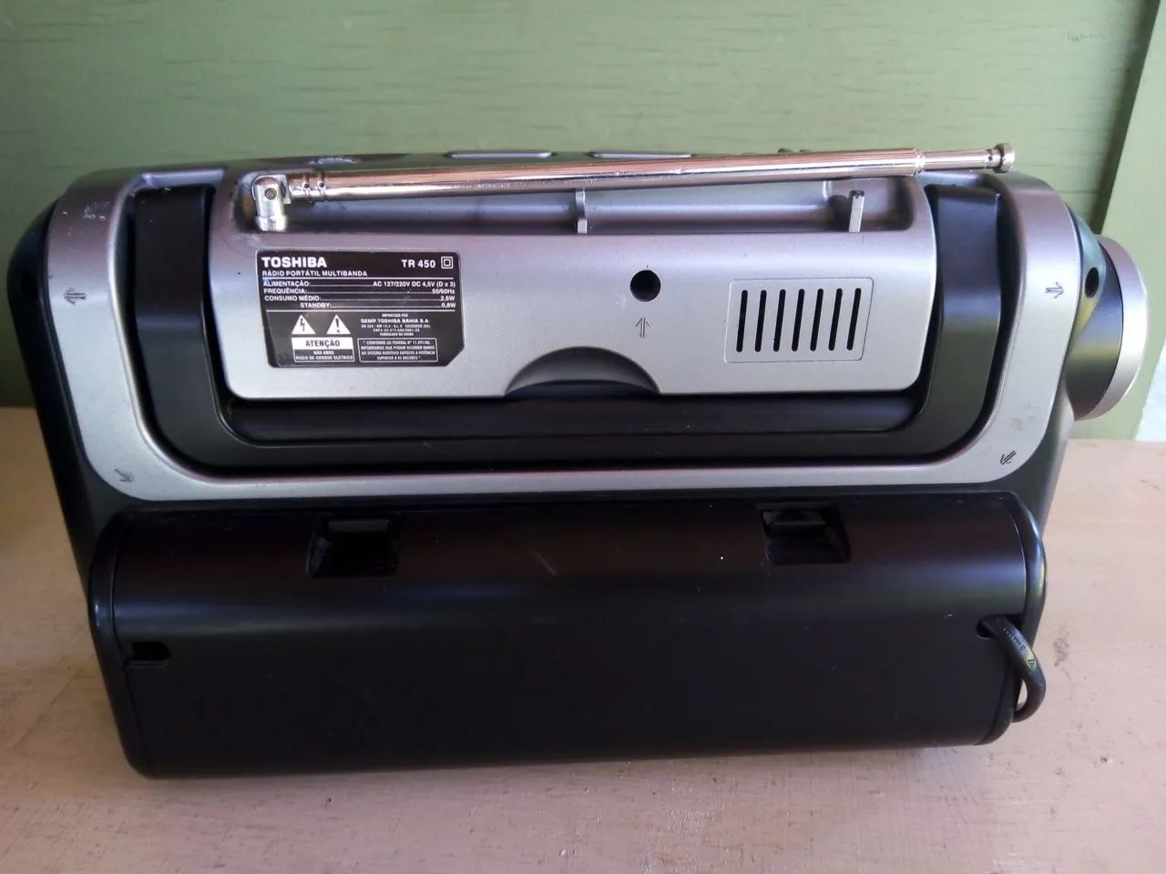 Rádio Toshiba / Lanterna 2