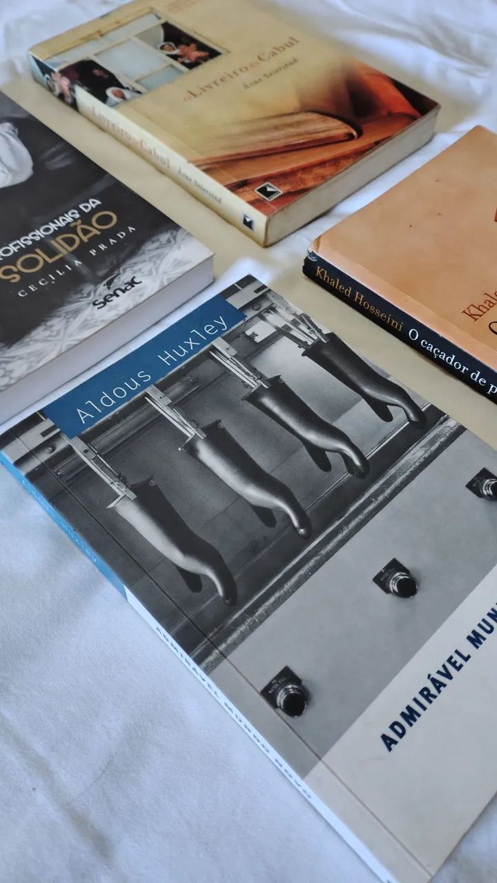 Kit com 4 Livros Usados Variados - Foto 3
