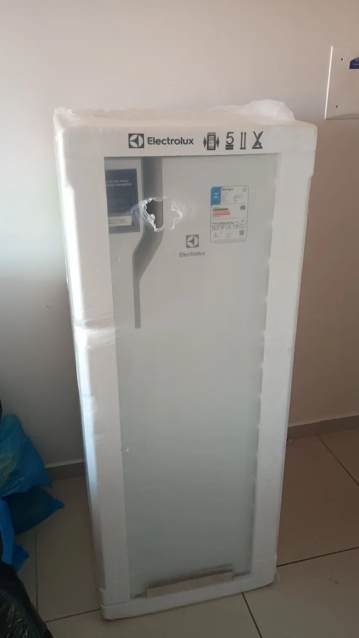 REFRIGERADOR ELETROLUX NOVA NUNCA USADA  - Foto 2