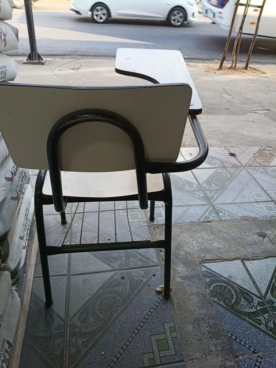 Cadeira estudantil  - Foto 2