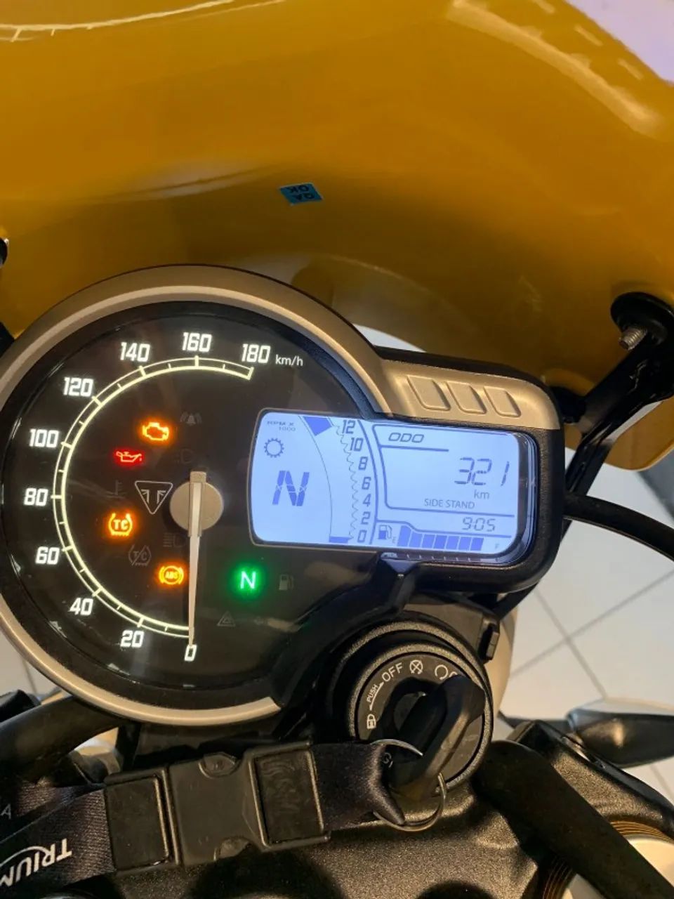 TRIUMPH SCRAMBLER 400 XC 2026 - Foto 5