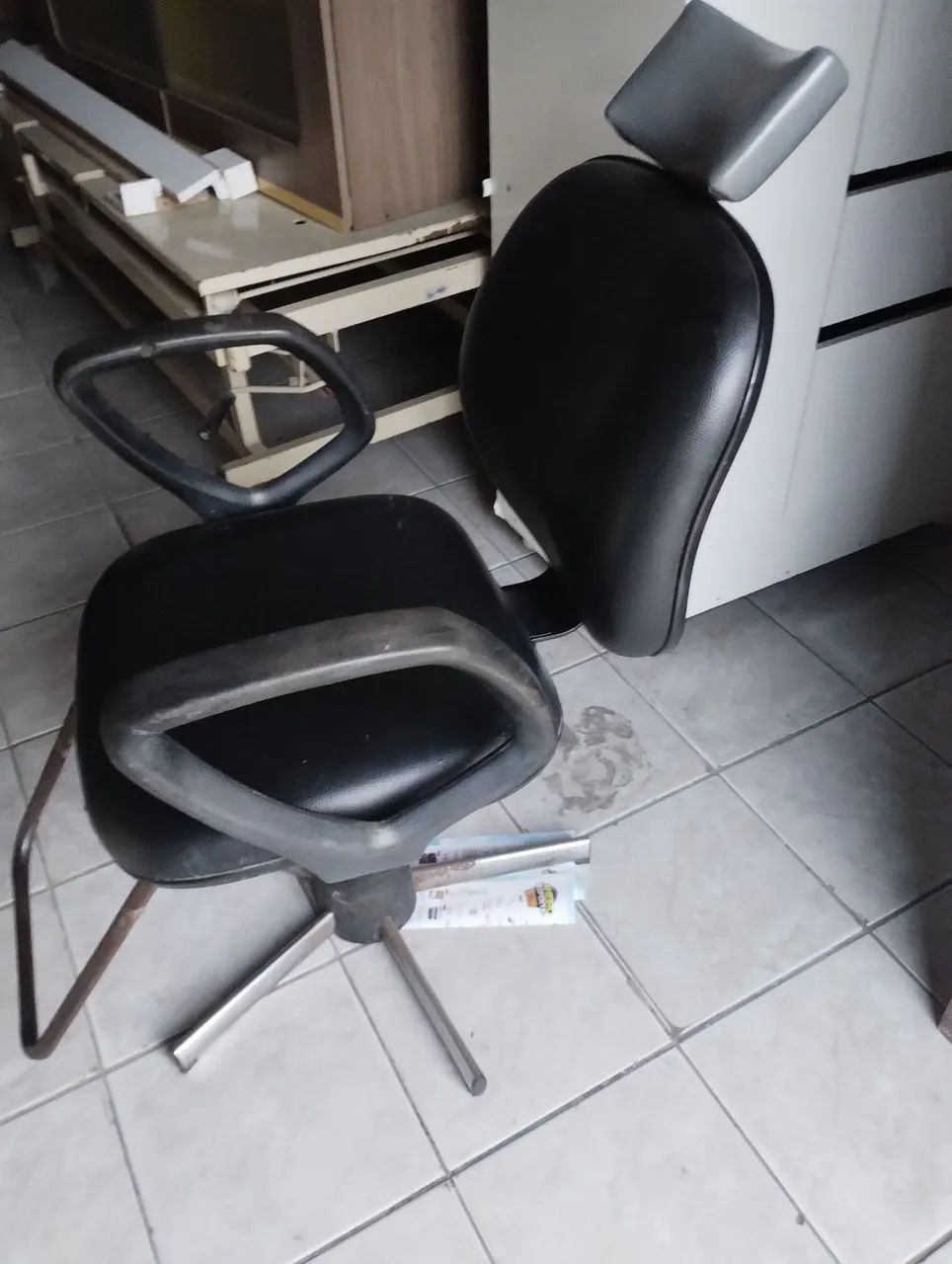 Cadeira de indralica, mais lavatório. - Foto 2