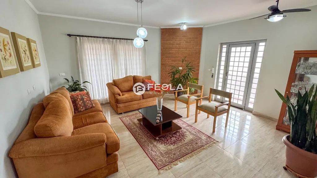 Casa à venda em Santa Bárbara D'Oeste, Vila Grego, com 3 quartos, com 377.84 m² - Foto 2