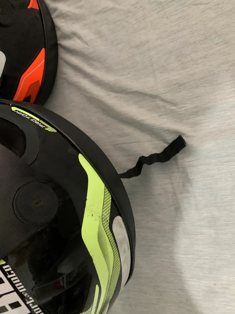 2 Capacetes por 100 p hoje. Tamanho 56 e 60 - Foto 4