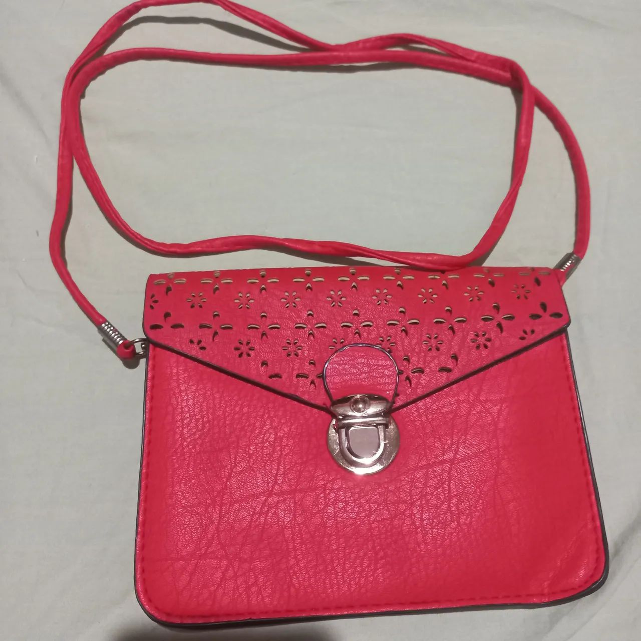 Bolsa de ombro vermelha 