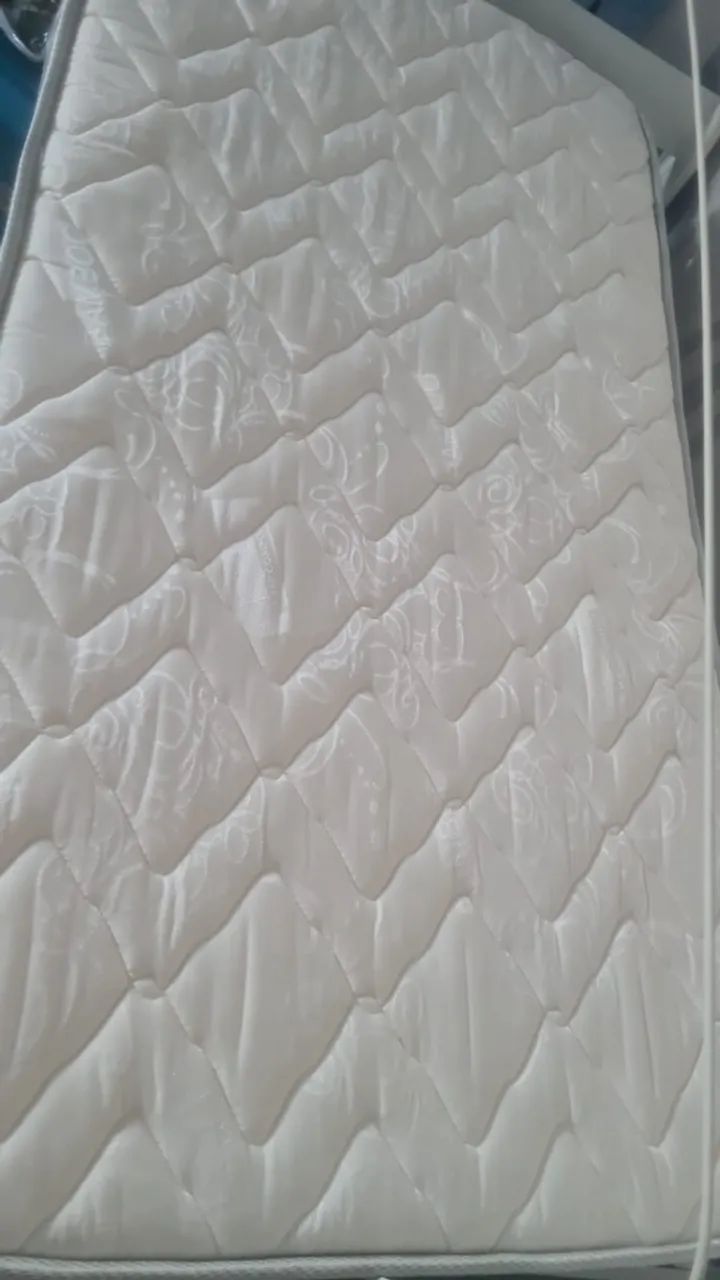 Berço Americano Branco com Colchão BF Baby Plus + Mosquiteiro - Excelente Estado - Foto 4
