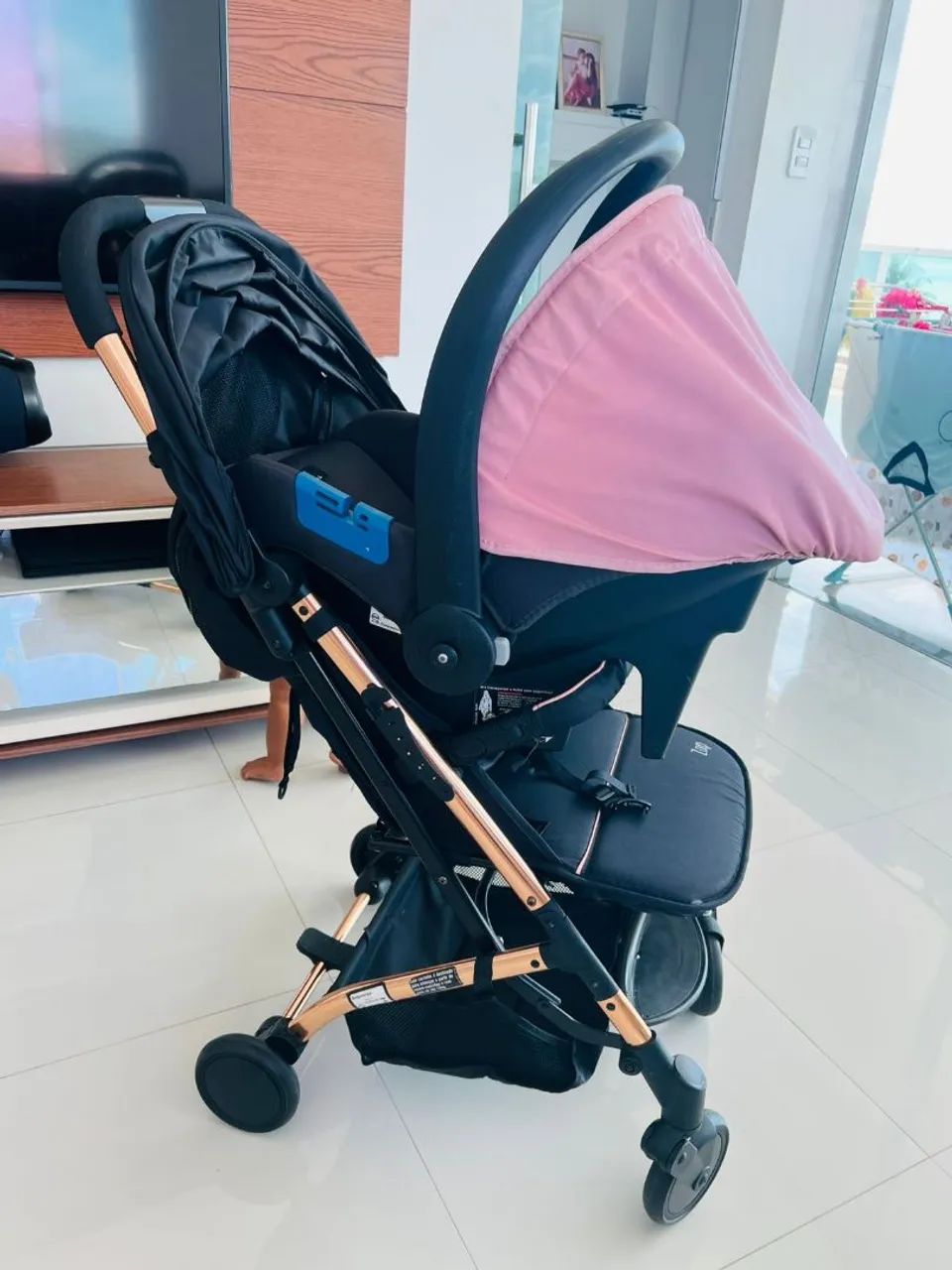 Carrinho + bebê conforto 