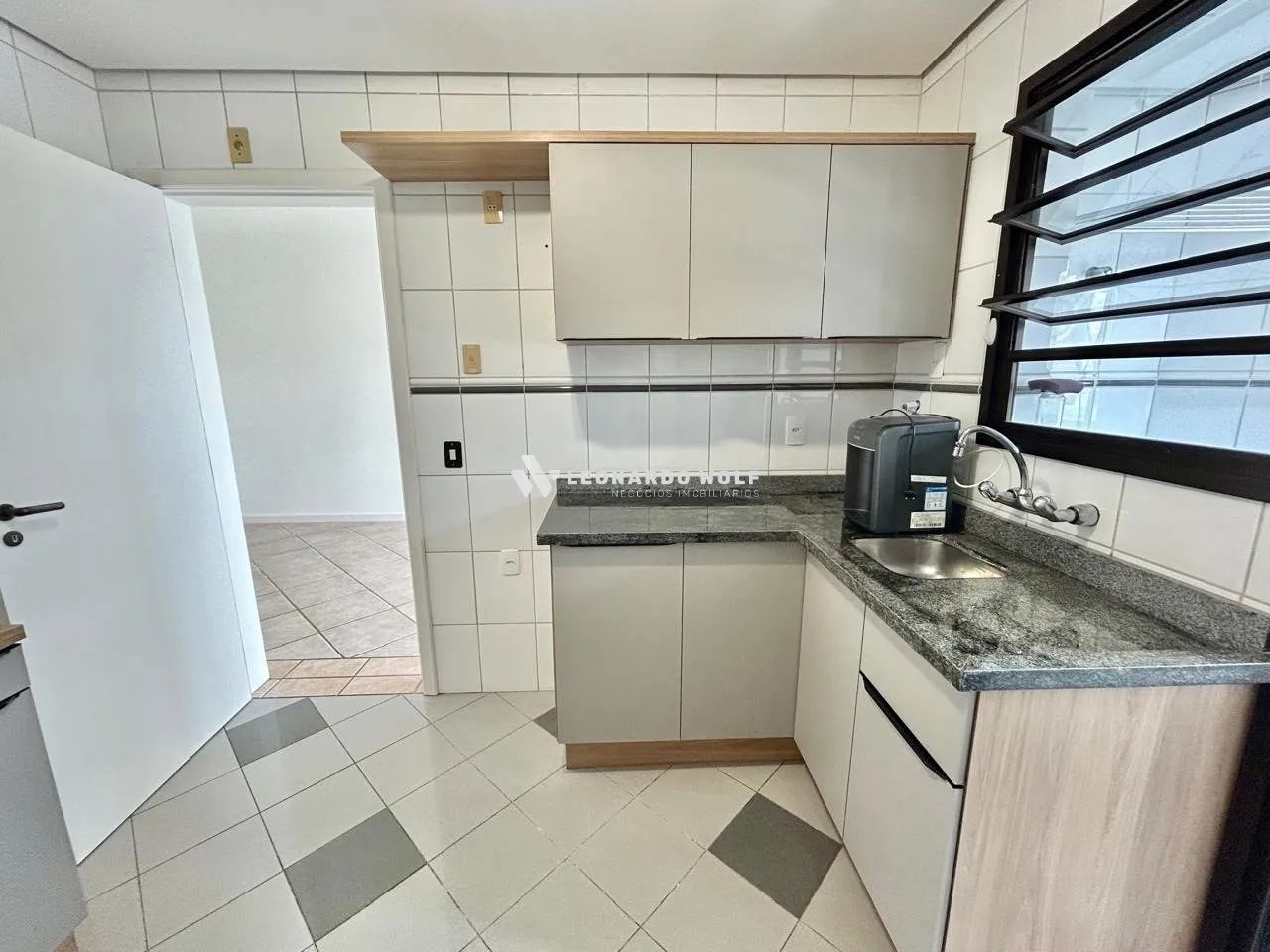 Apartamento com 2 quartos, garagem coberta na Agronômica/Florianópolis - Foto 2