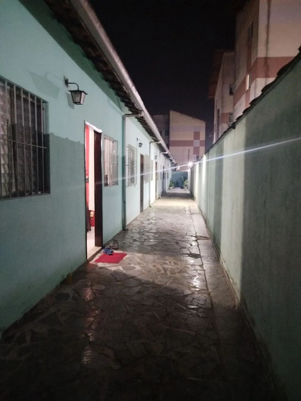 Casa Térrea com 2 qtos e garagem demarcada 