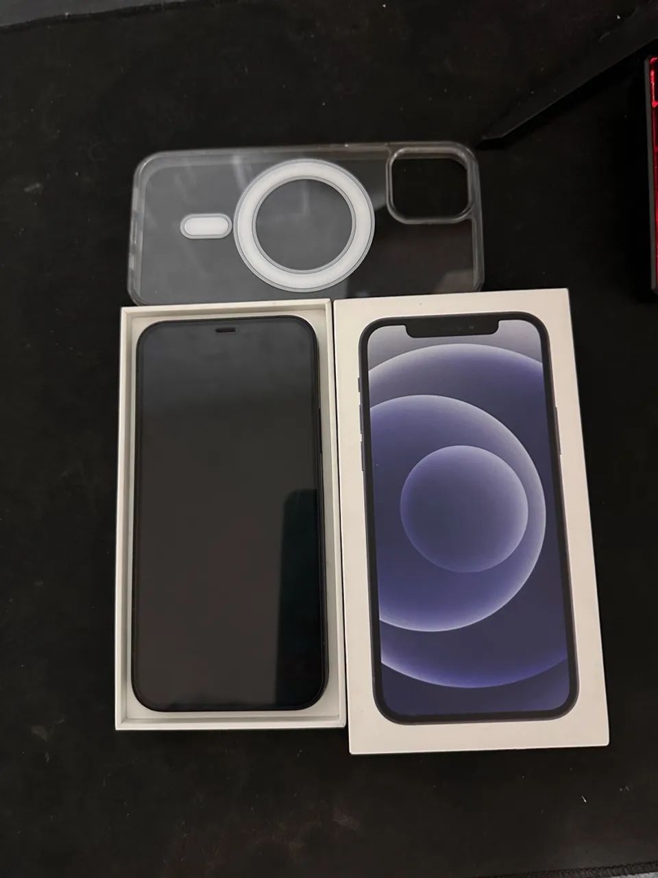 iPhone 12 com caixa 