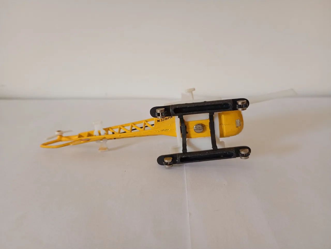 Zylmex - Miniatura Helicóptero Bell 47 - Foto 4