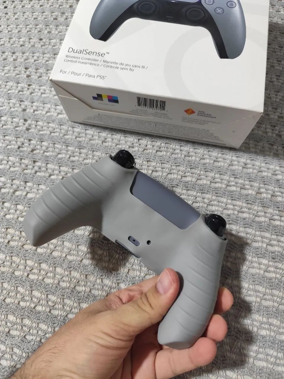Dualsense ps5 cinza Sterling Silver com capa protetora - Foto 3