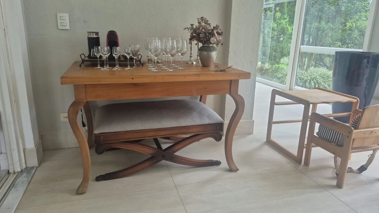 Mesa em madeira Pérola Rosa