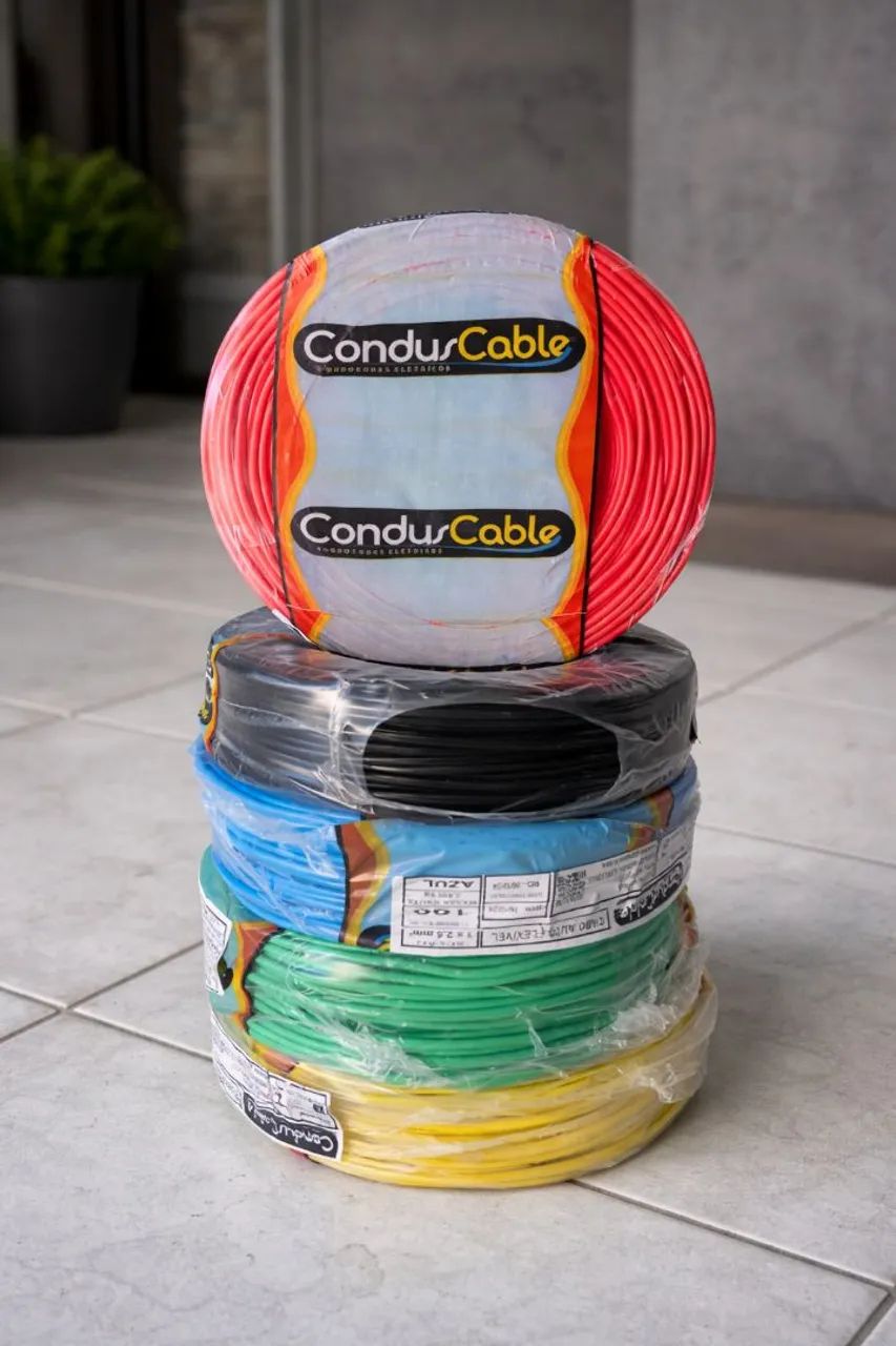 Electrical Wires for Outlets and Lamps, 2.5 mm² Flame-Retardant.