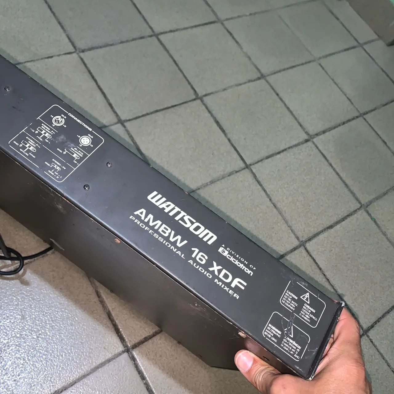 Vendo mesa de som de 16 canais bem nova  - Foto 4