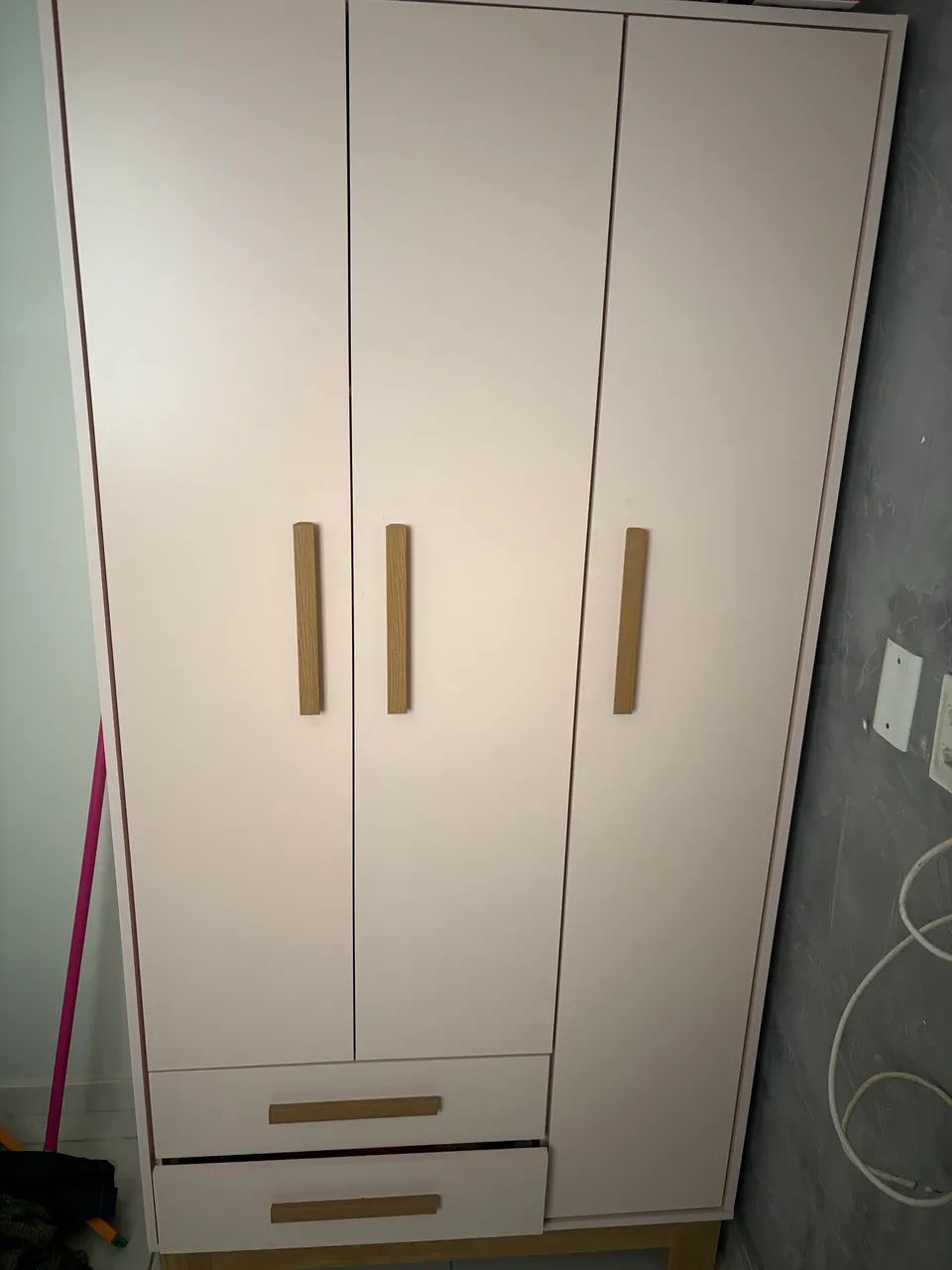 VENDO GUARDA-ROUPA INFANTIL SUPER NOVO