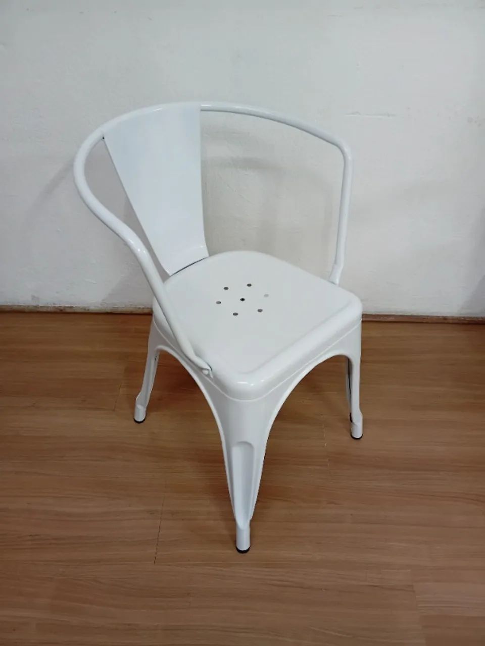 Cadeira Fixa Design Tolix com Braços Metal Branca
