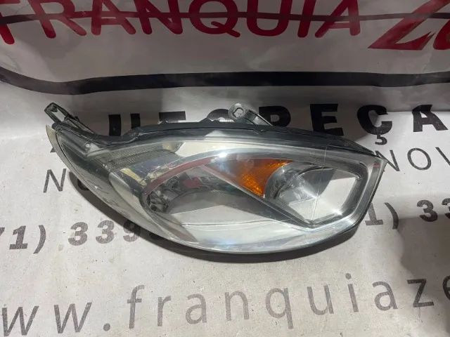 Farol direito fiesta baiano 