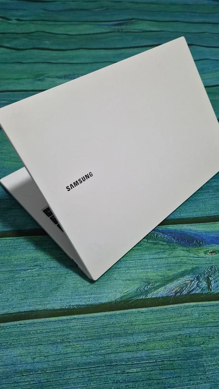 *Leia*Notebook Samsung Book NP550XDA intel 4GB Peças