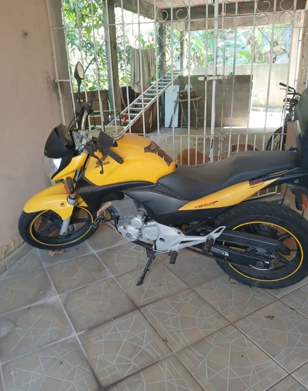 CB300 2011/12 - Foto 2