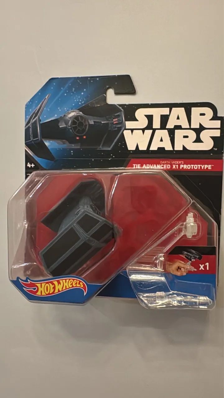 Kit com 3 naves Star Wars Hot Wheels