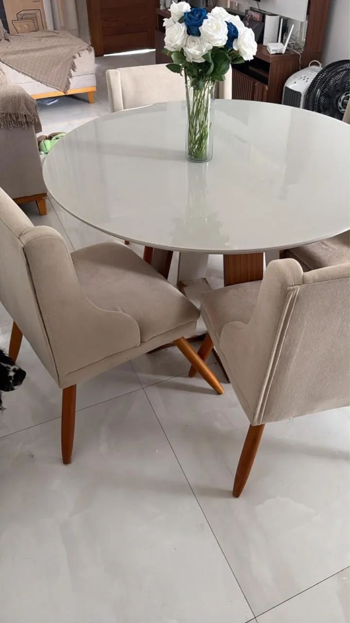 Mesa com cadeiras - Foto 2
