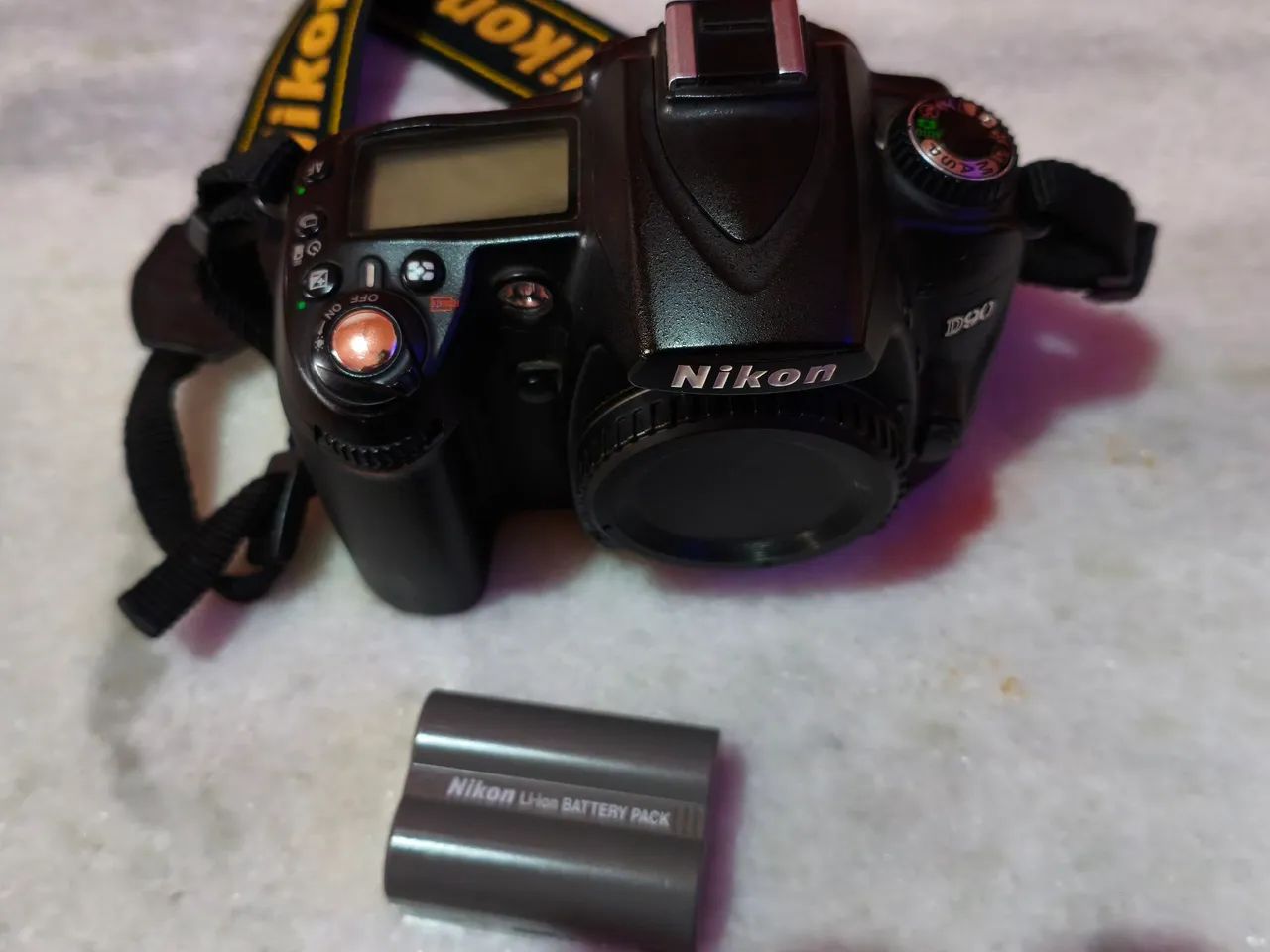 Camera Nikon D90 - com espelho travado. - Foto 3