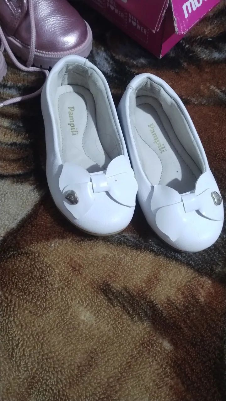 Sapatinho feminino de bebê 