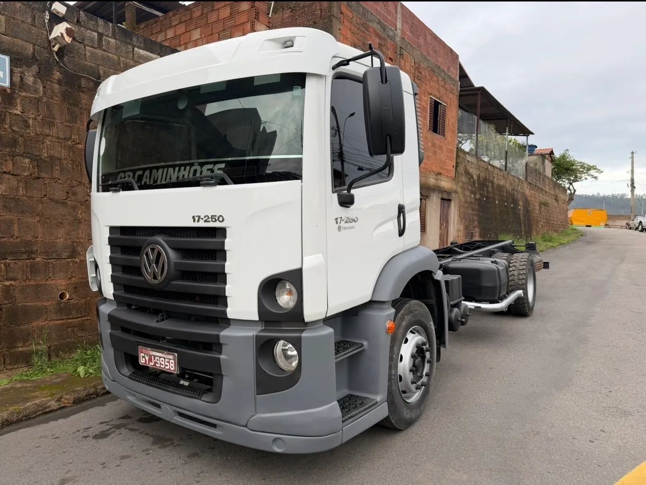 CAMINHÃO VW 17-250 2011 APENAS 130.000 KM TODO ORIGINAL AR CONDICIONADO RARIDADE  - Foto 2
