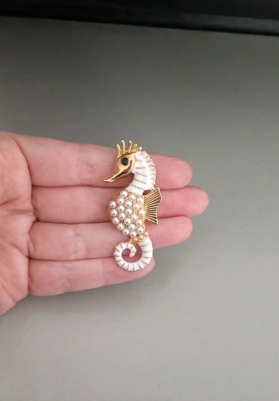 Broche de Cavalo Marinho Branco com Pérolas (novo) - Foto 3