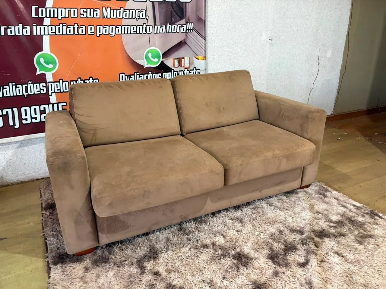 Sofá cama bem conservado quando abre ele tem o colchão ((ENTREGO GRATIS)) - Foto 2