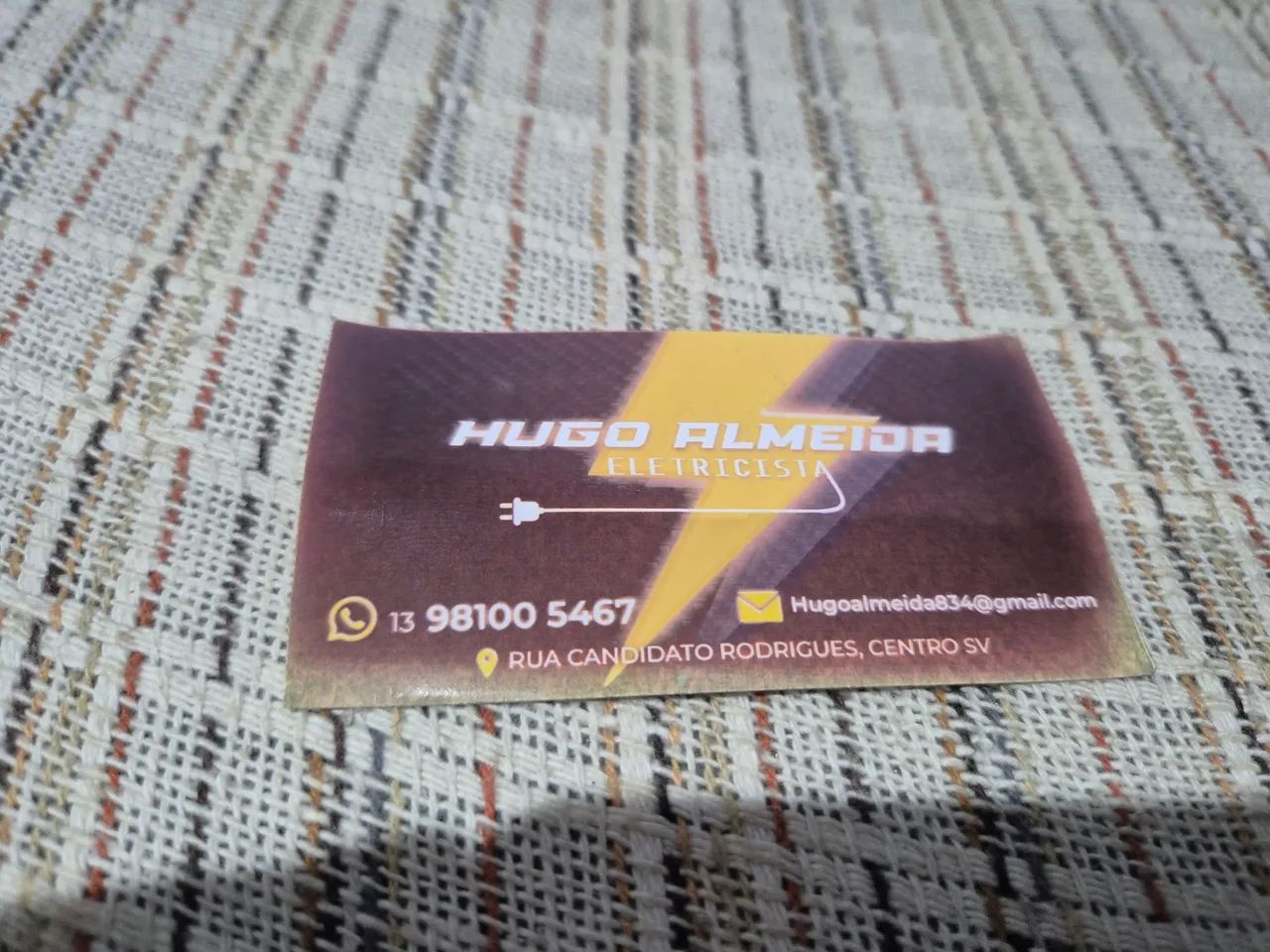 Eletricista instalador, chama ?