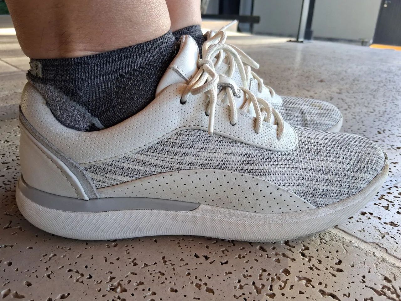 tênis feminino clarks unstructured em couro e tecido feminino - Foto 4