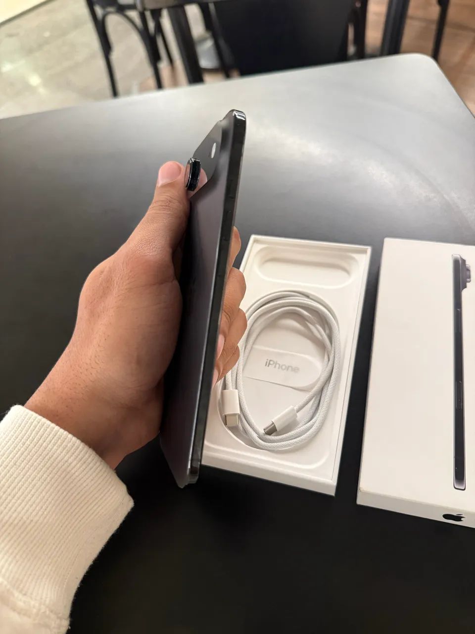 Iphone 17 Air 256GB + NOTA FISCAL + CAIXA E CABO ORIGINAIS / Parcelo em 12x / Troco  - Foto 2