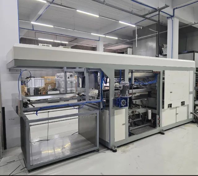 MÁQUINA VACUUM FORMING AUTOMÁTICA - ALTA PRODUÇÃO - FORNO DUPLO - EMBALAGENS - Foto 5